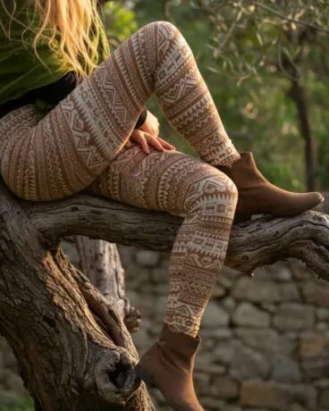 ausgefallene-leggings-hippie-look-erdfarben-gemustert