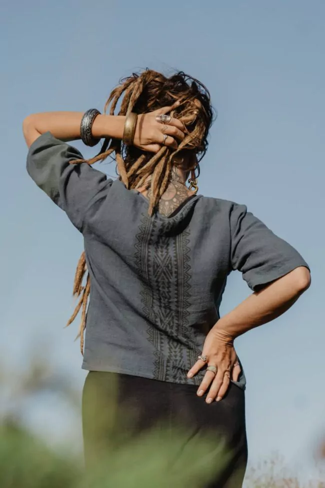 blaues-oberteil-blockprint-muster