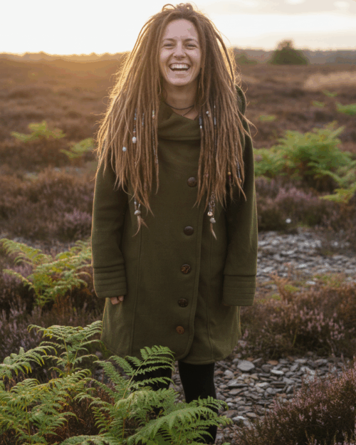 fleece-mantel-mit-hoodie