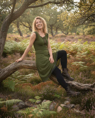 hippie-kleid-gruen-mit-cut-outs