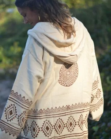 hippie-kleidung-winter-poncho-weiss