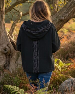 jacke-tribal-muster-schwarz