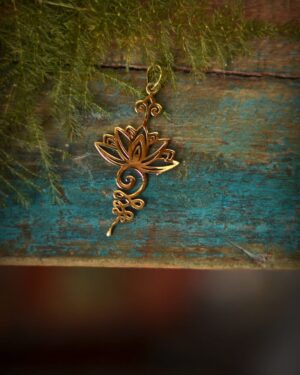 lotus-schmuck-anhänger-messing