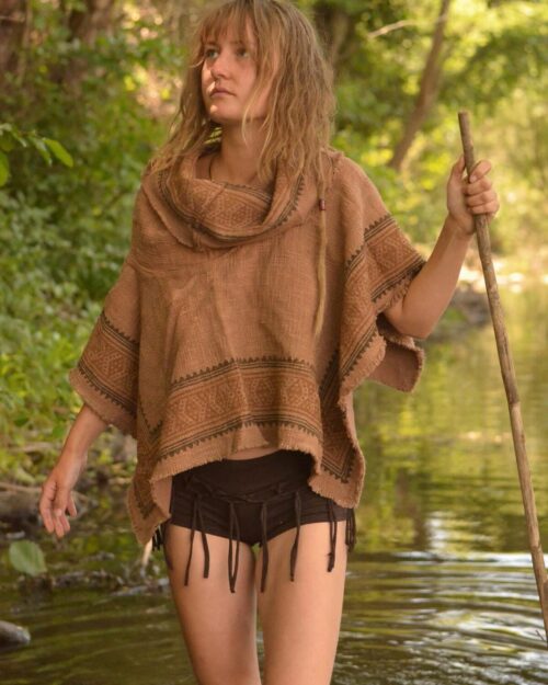 poncho-erdfarben-witchy-larp-convention
