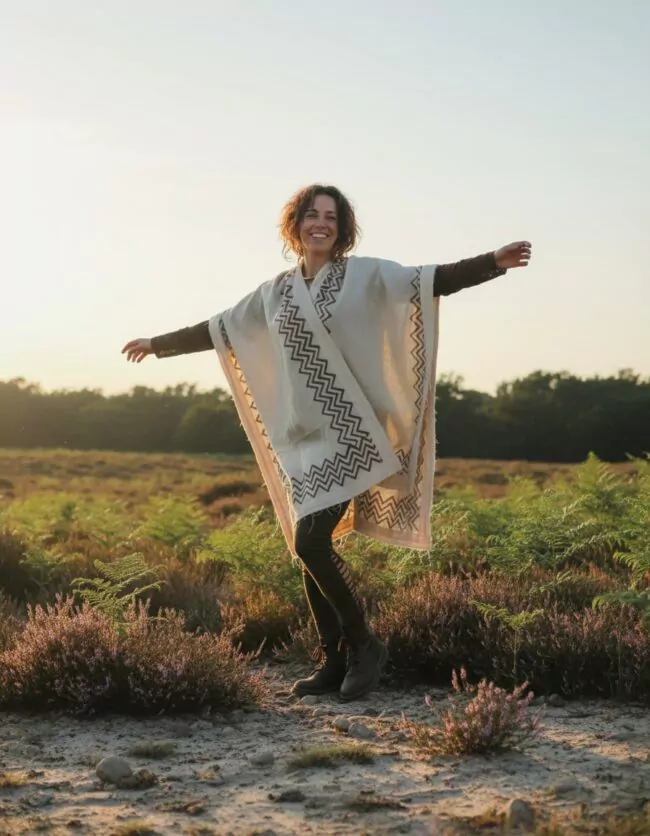 poncho-tribal-style-hippie-weiss