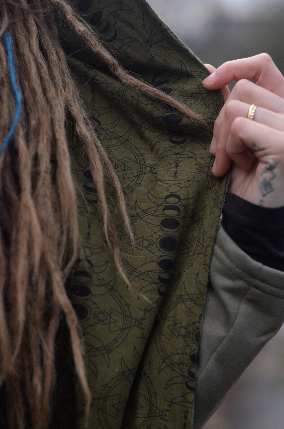 psy-kleidung-mond-phasen-symbole