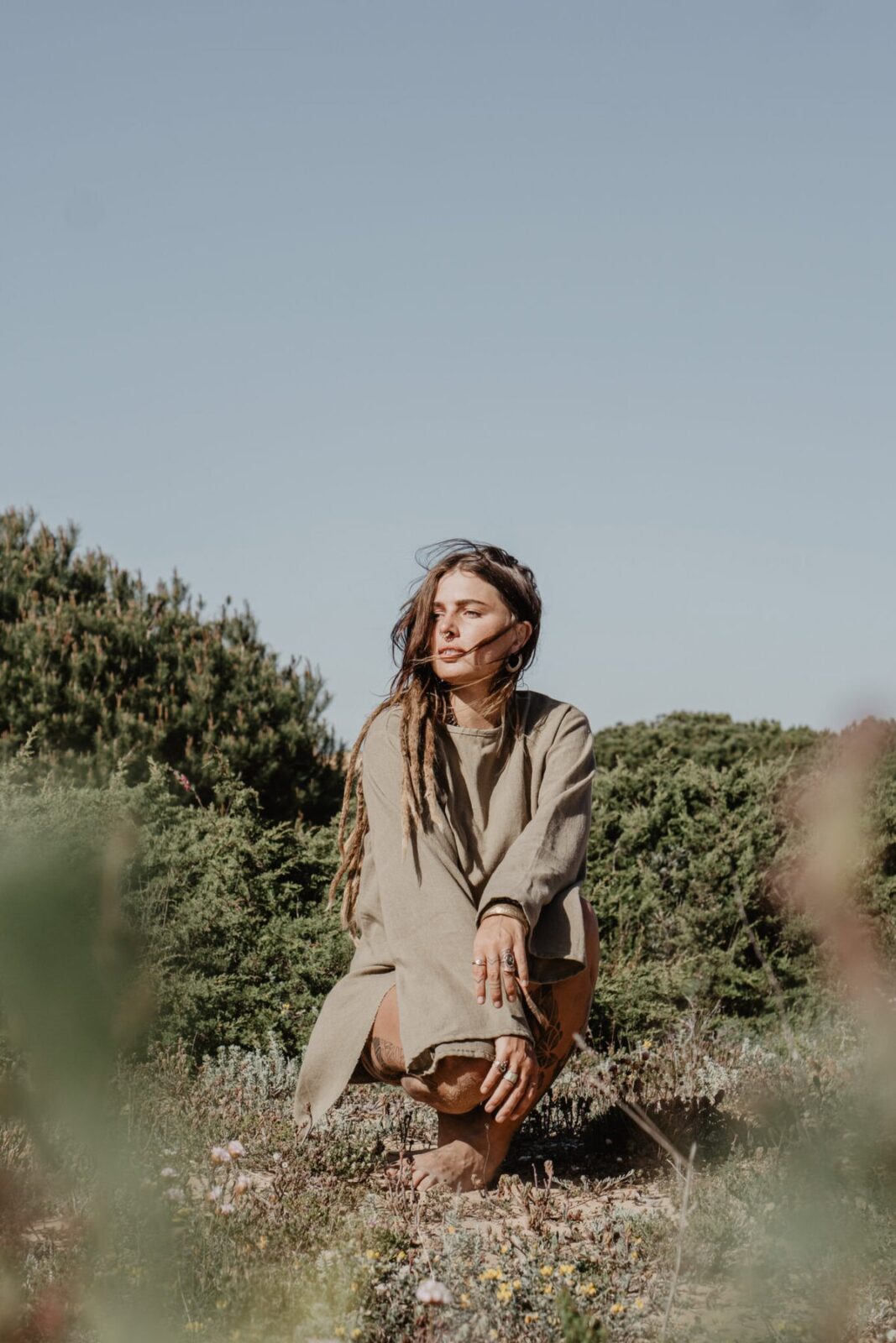 zipfelkleid-natuerliche-farben-boho-style