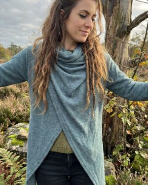 kapuzen-zipfel-jacke-blau