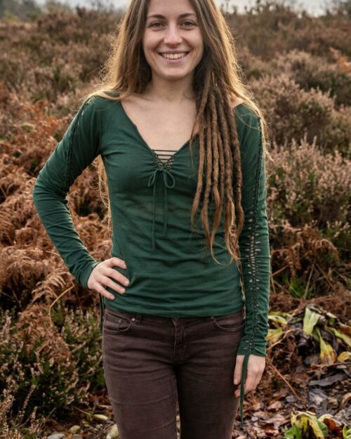 longsleeve-mit-cuts-gruen