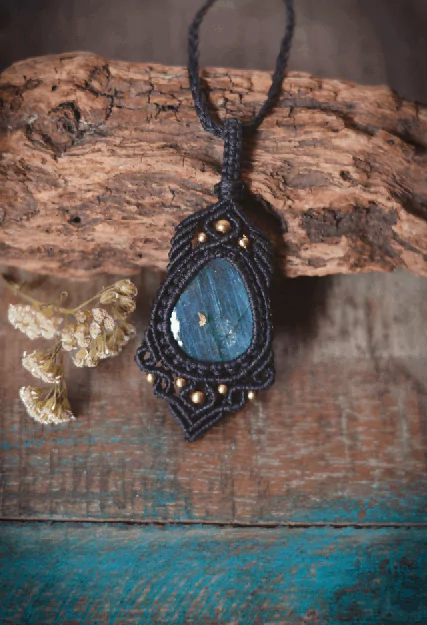 makrame-kette-hippieschmuck-alternative-look