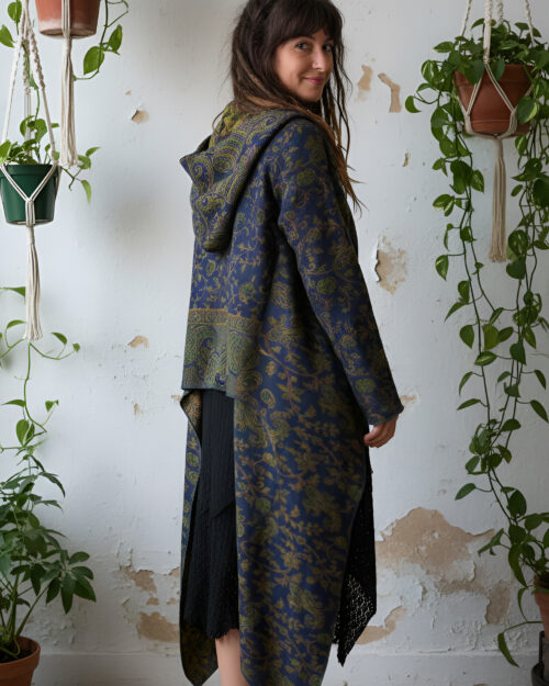 paisley-jacke-mit-kapuze-blau