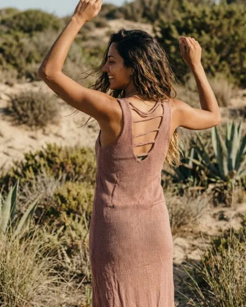 rueckenfreies-kleid-hippie-kleidung